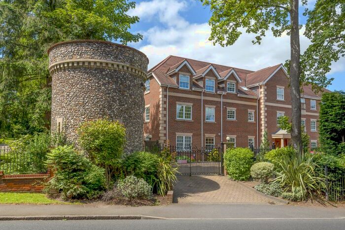 3 Bedroom Apartment To Rent In Kendall Manor, Ducks Hill Road, HA6