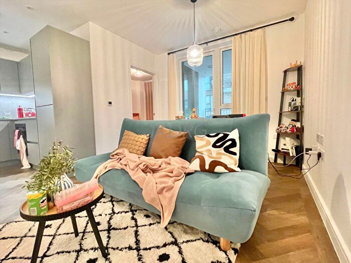 1 Bedroom Flat To Rent In Mile Walk, London, NW6