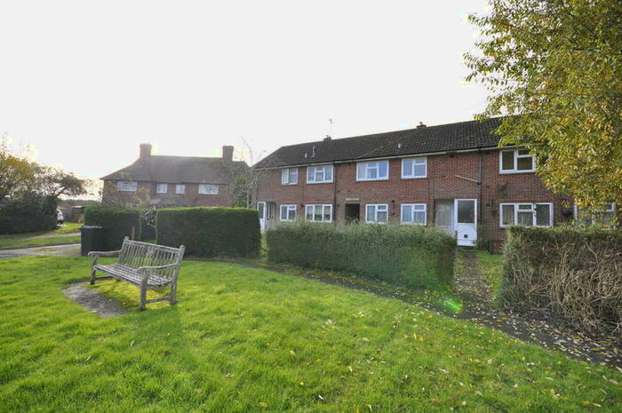 1 Bedroom Ground Maisonette Flat For Sale In Anstead, Turners Mead, Chiddingfold, GU8