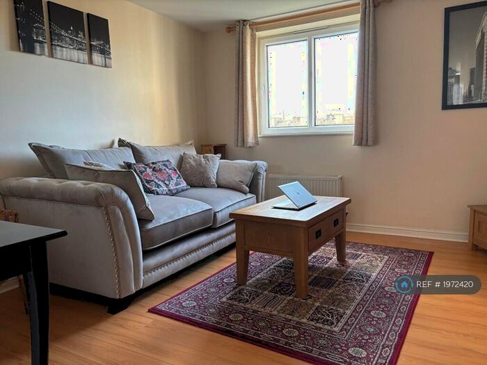 2 Bedroom Flat To Rent In Allanfield Place, Edinburgh, EH7