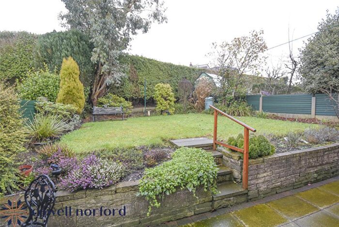 2 Bedroom Bungalow For Sale In Bedford Avenue, Shaw, Oldham, Greater Manchester, OL2