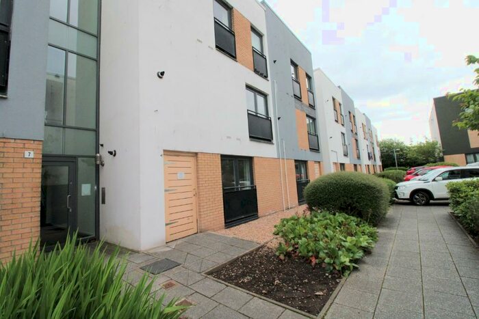 2 Bedroom Flat To Rent In Firpark Close, Glasgow, G31