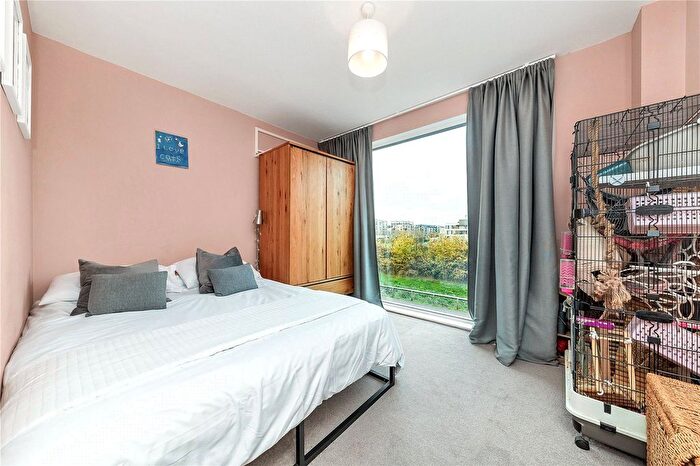 3 Bedroom Flat To Rent In Hering Road, Trumpington, Cambridge, Cambridgeshire, CB2