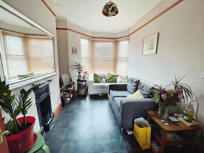 2 Bedroom Flat To Rent In Earle Place, Cardiff, CF5