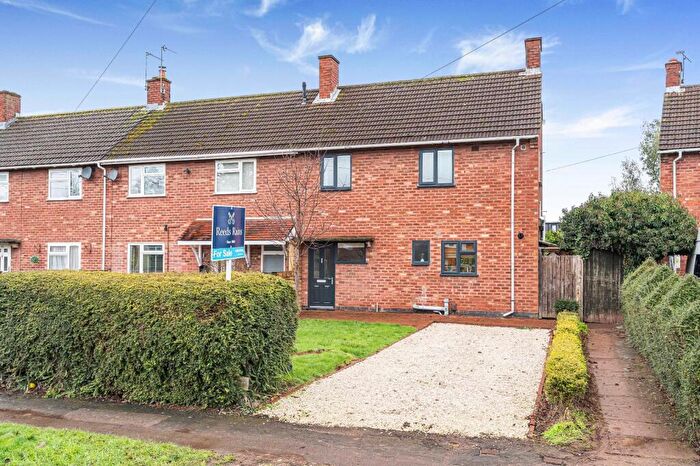 4 Bedroom End Of Terrace House For Sale In Oaks Road, Kenilworth, Warwickshire, CV8