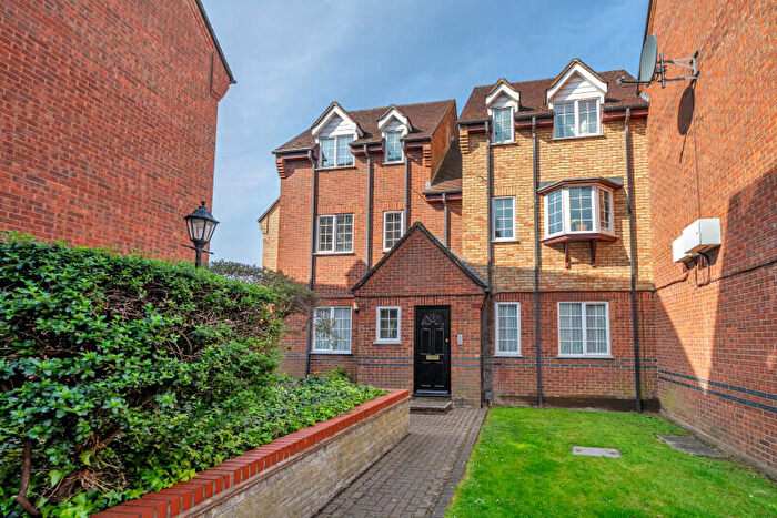 2 Bedroom Apartment For Sale In St Francis Court, Shefford, SG17