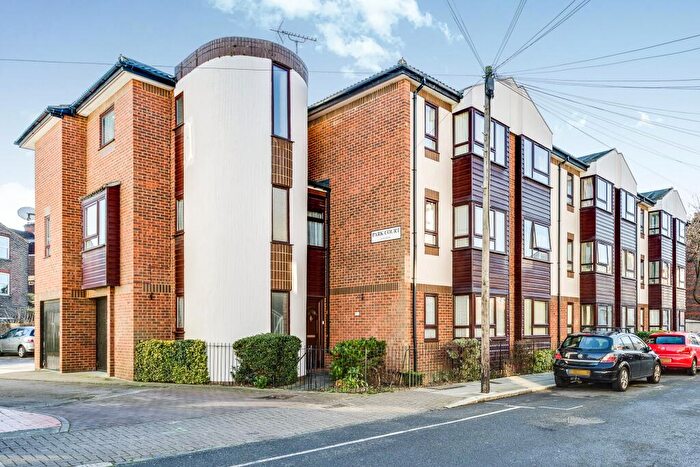 1 Bedroom Apartment To Rent In Castle Road, Southsea, PO5