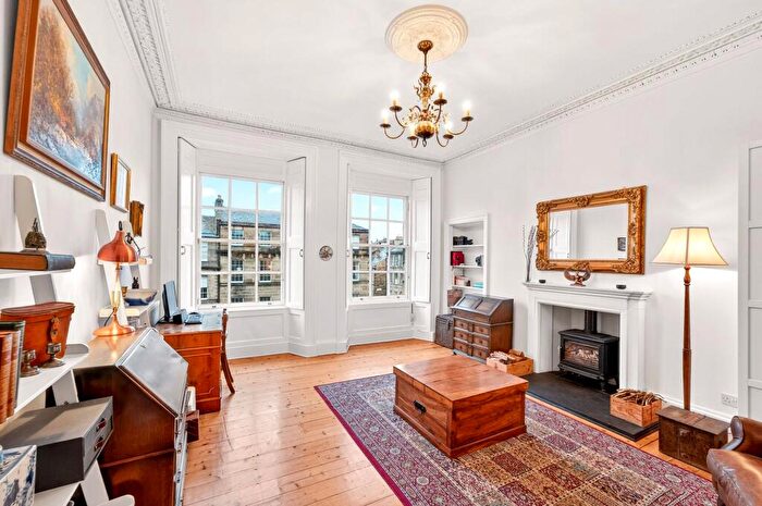 2 Bedroom Apartment For Sale In Howe Street, Edinburgh, Midlothian, EH3