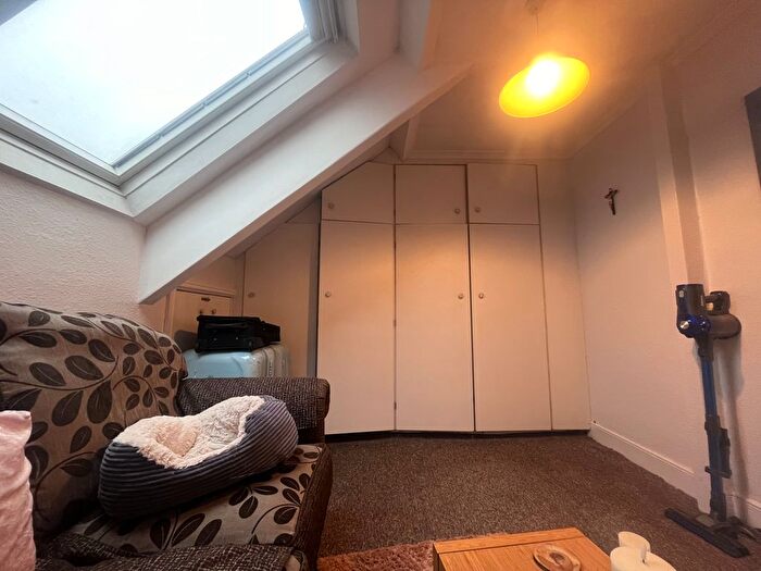 5 Bedroom Flat For Sale In Durham Road, Gateshead, NE8