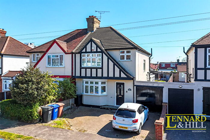 3 Bedroom Semi Detached House For Sale In Highfield Gardens, Grays, RM16