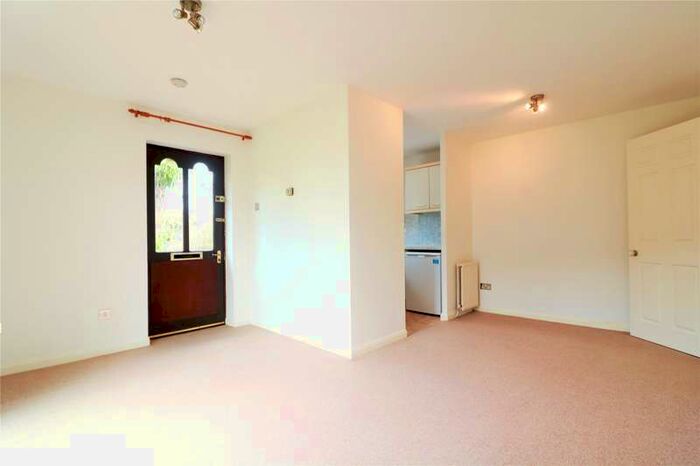 1 Bedroom Apartment To Rent In Ashley Court, Lassell Gardens, Maidenhead, Berkshire, SL6
