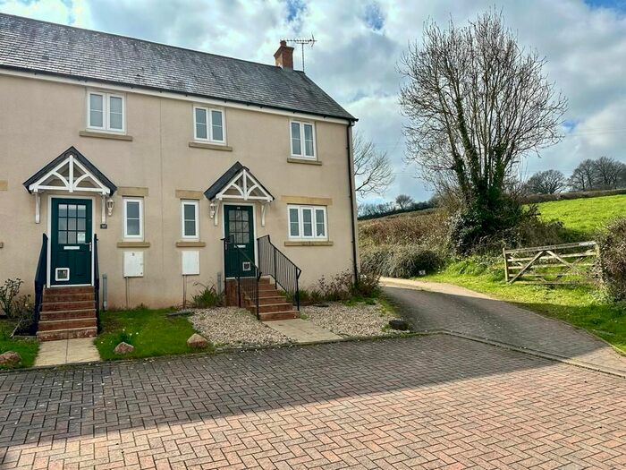 3 Bedroom Property To Rent In Devonshire Rise, Tiverton, EX16