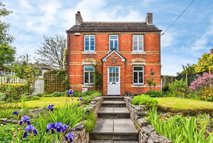 3 Bedroom Cottage For Sale In Brook Street, Warminster, BA12