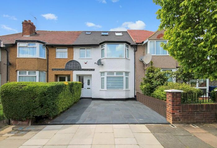 4 Bedroom Terraced House For Sale In Braund Avenue, Greenford, UB6