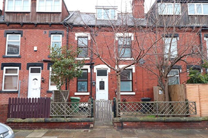 2 Bedroom Terraced House To Rent In Nancroft Mount, Armley, Leeds, LS12