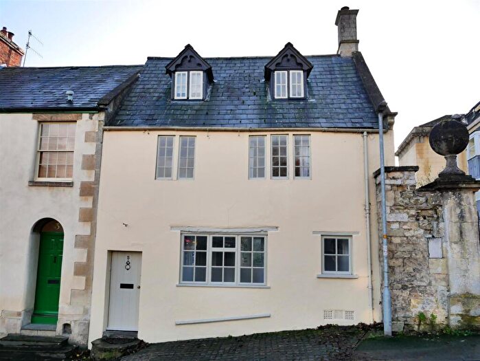 3 Bedroom Semi Detached House For Sale In Castle Street, Calne, SN11