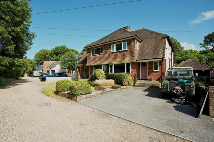 3 Bedroom Semi-Detached House For Sale In North Wallington, Wallington, Fareham, PO16