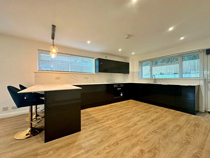 2 Bedroom End Of Terrace House To Rent In Park Drive Close, Newhaven, BN9