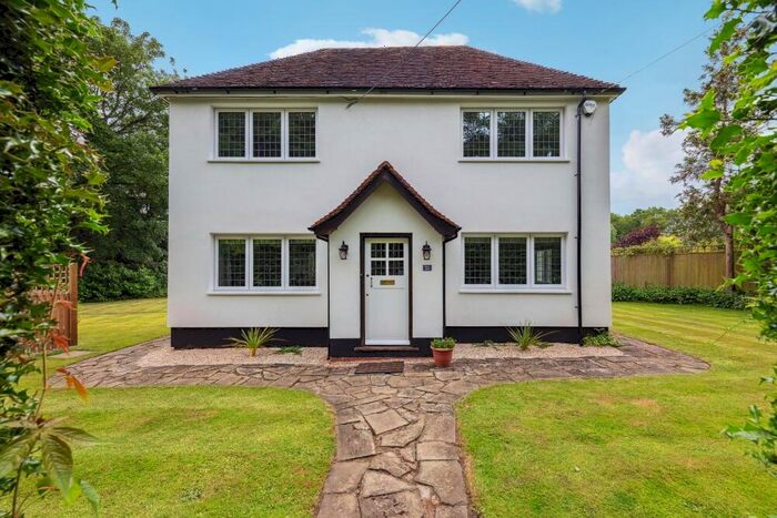 4 Bedroom Detached House For Sale In Goring Heath, Reading, RG8