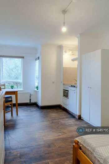 Studio To Rent In Mapesbury Road, London, NW2