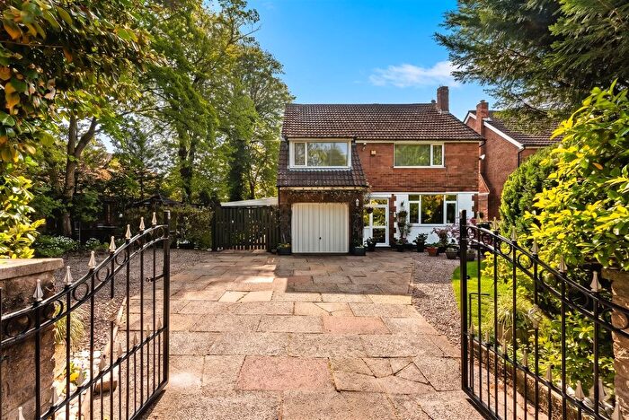 5 Bedroom Detached House For Sale In Moss Lane, Sale, M33