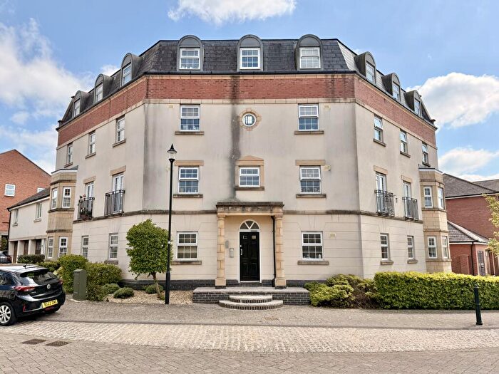 2 Bedroom Flat For Sale In Willington Road, Swindon, SN25