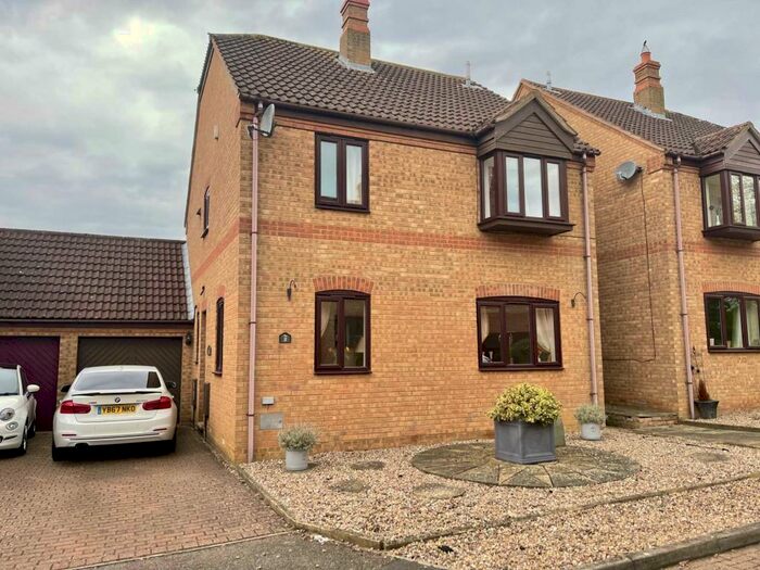 4 Bedroom Detached House To Rent In Shuttleworth Grove, Wavendon Gate, MK7