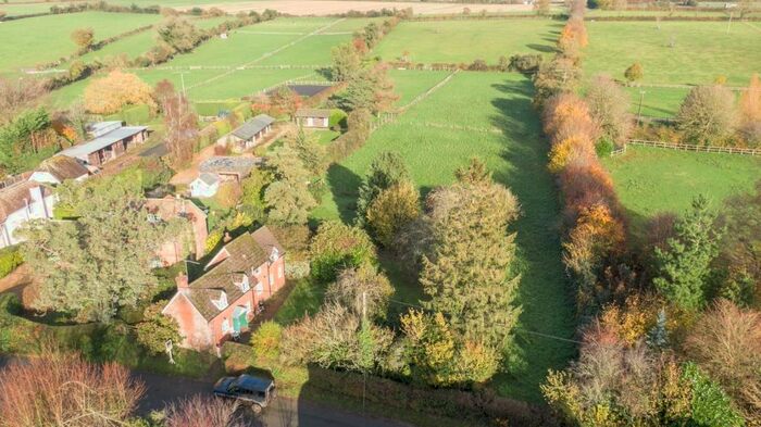 2 Bedroom Detached House For Sale In Martin, Fordingbridge, Hampshire, SP6