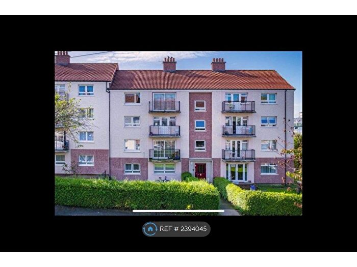 3 Bedroom Flat To Rent In Kerrycroy St, Glasgow, G42