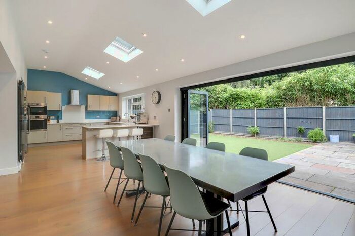 4 Bedroom Detached House To Rent In Cooper Road, Windlesham, GU20