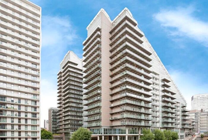 2 Bedroom Flat For Sale In The Edge, Clowes Street Salford, M3