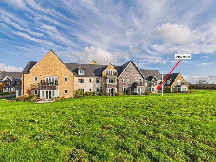 1 Bedroom Retirement Property For Sale In Tuckers Court, Richmond Village, Witney, OX28