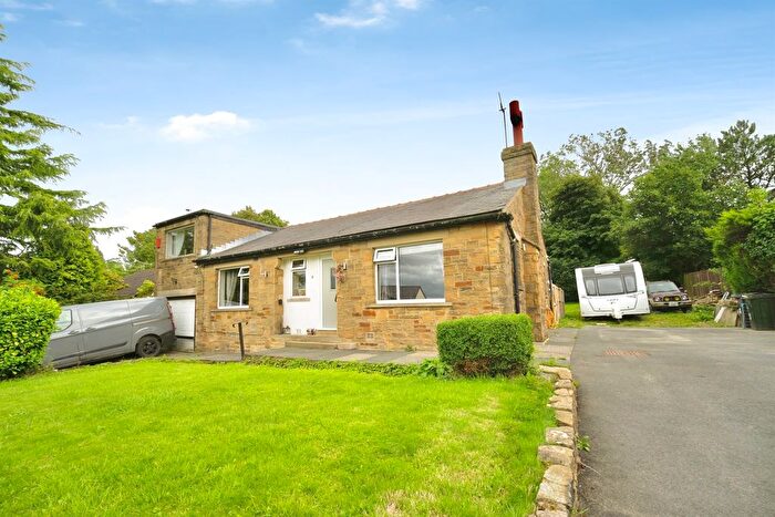3 Bedroom Semi-Detached House For Sale In Cliffe View, Allerton, Bradford, BD15