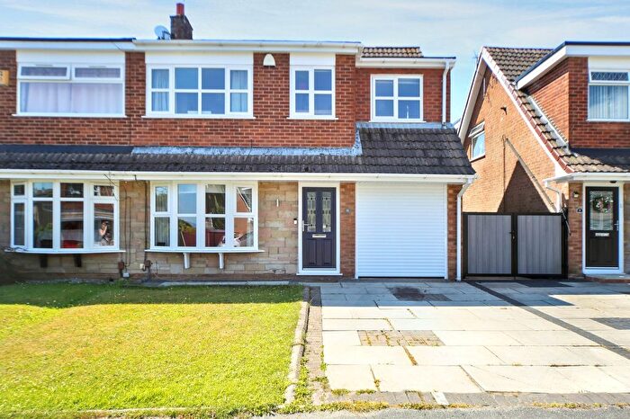4 Bedroom Semi Detached House For Sale In Elkstone Close, Wigan, WN3