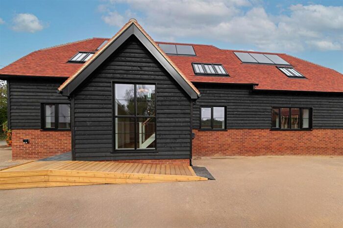 4 Bedroom Detached House For Sale In Warrengate Road, Brookmans Park, AL9
