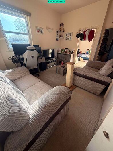 2 Bedroom Flat For Sale In Clock House Road, Beckenham, BR3