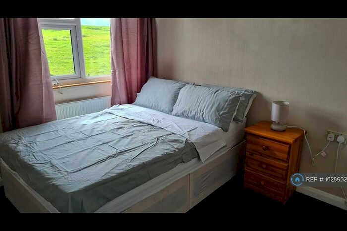 2 Bedroom Terraced House To Rent In Knockhall Chase, Greenhithe, DA9