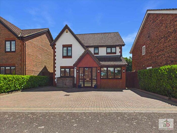 4 Bedroom Detached House For Sale In Howards Way, Grange Farm, Kesgrave, IP5