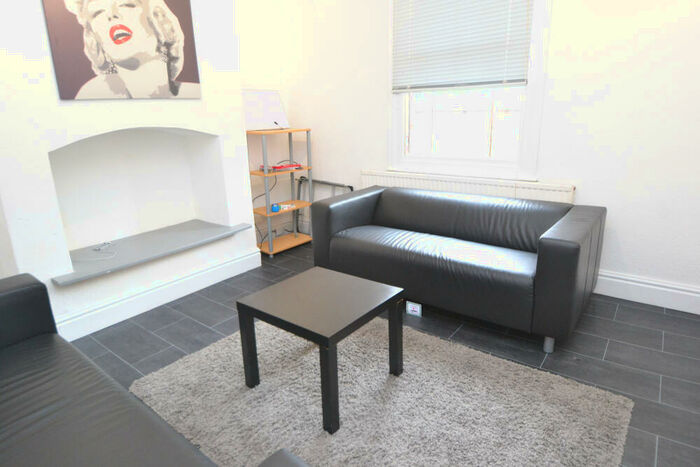 7 Bedroom Semi-Detached House To Rent In Patrick Road, West Bridgford, NG2