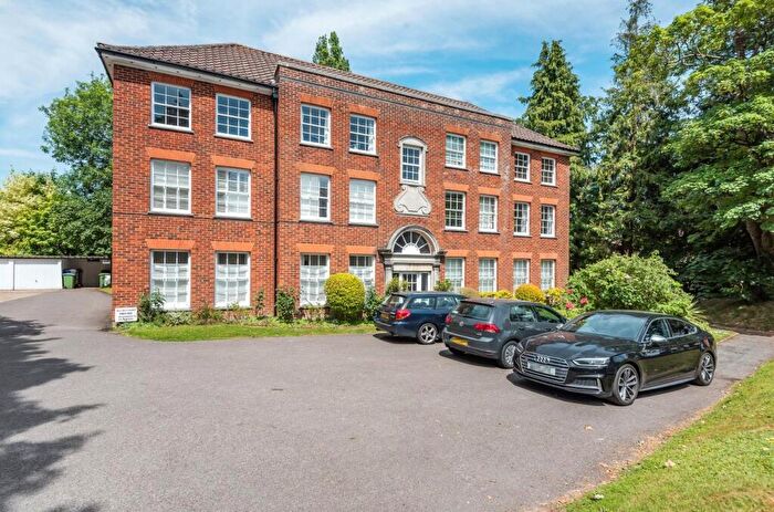 2 Bedroom Flat For Sale In St. Cross Road, Winchester, Hampshire, SO23