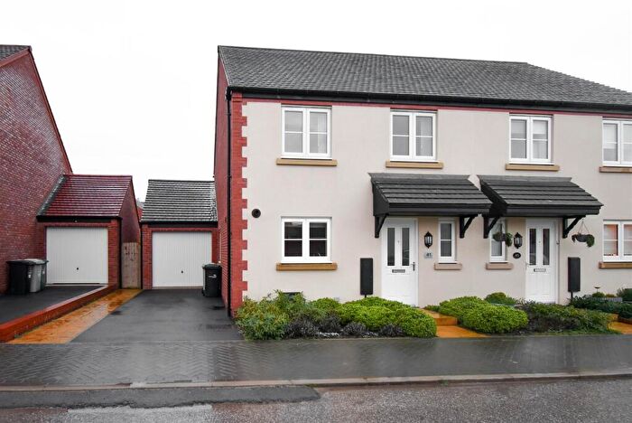 4 Bedroom Semi-Detached House To Rent In Loachbrook Farm Way, Congleton, CW12