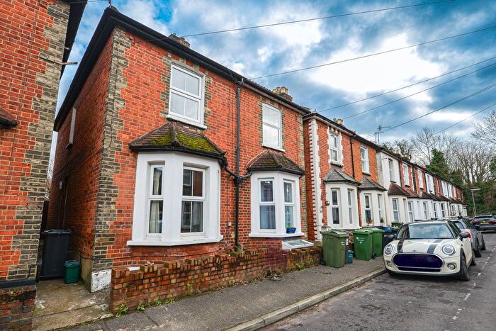 2 Bedroom Semi-Detached House To Rent In Sycamore Road, Guildford, GU1