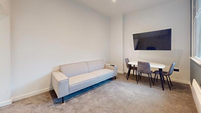 3 Bedroom Terraced House To Rent In Flat Low Pavement, Nottingham, Nottinghamshire, NG1