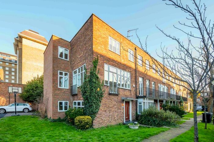 5 Bedroom Flat To Rent In Middle Field, St John's Wood, London, NW8