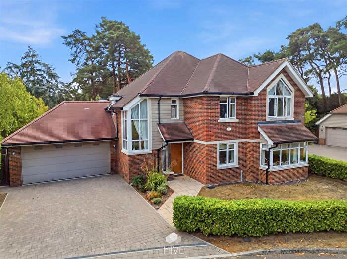 4 Bedroom Detached House For Sale In Dormy Crescent, Ferndown, BH22
