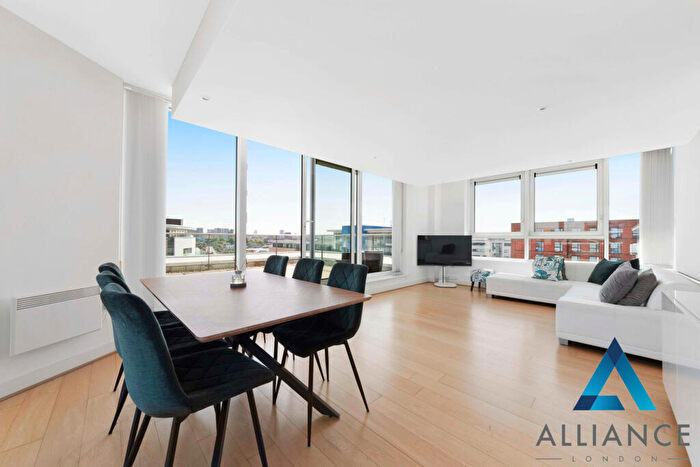 3 Bedroom Penthouse To Rent In Drift Court, Basin Approach, London, E16