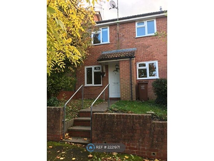1 Bedroom Terraced House To Rent In Chilham Close, Chatham, ME4