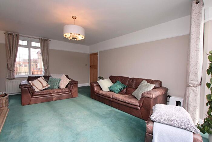 4 Bedroom Detached House For Sale In Blandford Avenue, Kettering, Northamptonshire, NN16