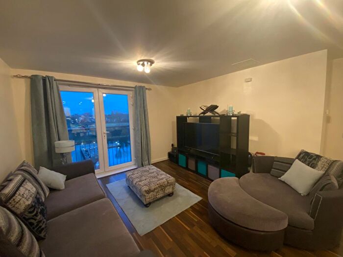2 Bedroom Flat To Rent In Taywood Road, Northolt, UB5