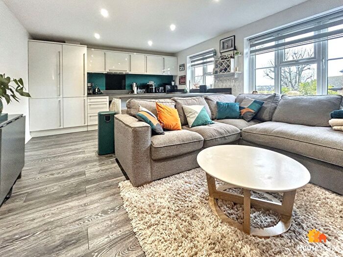 1 Bedroom Flat For Sale In Stoney Grove, Chesham, HP5